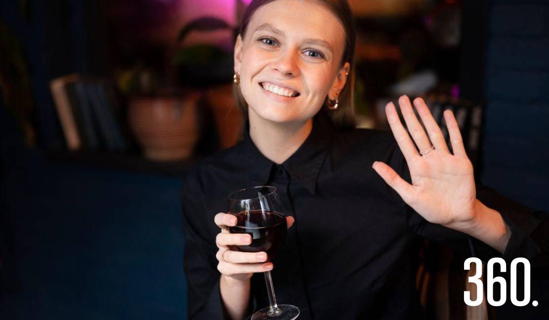 El alcohol eleva el azúcar en sangre y afecta al hígado; moderar su consumo es clave para cuidar la salud en la diabetes. El alcohol eleva el azúcar en sangre y afecta al hígado; moderar su consumo es clave para cuidar la salud en la diabetes.