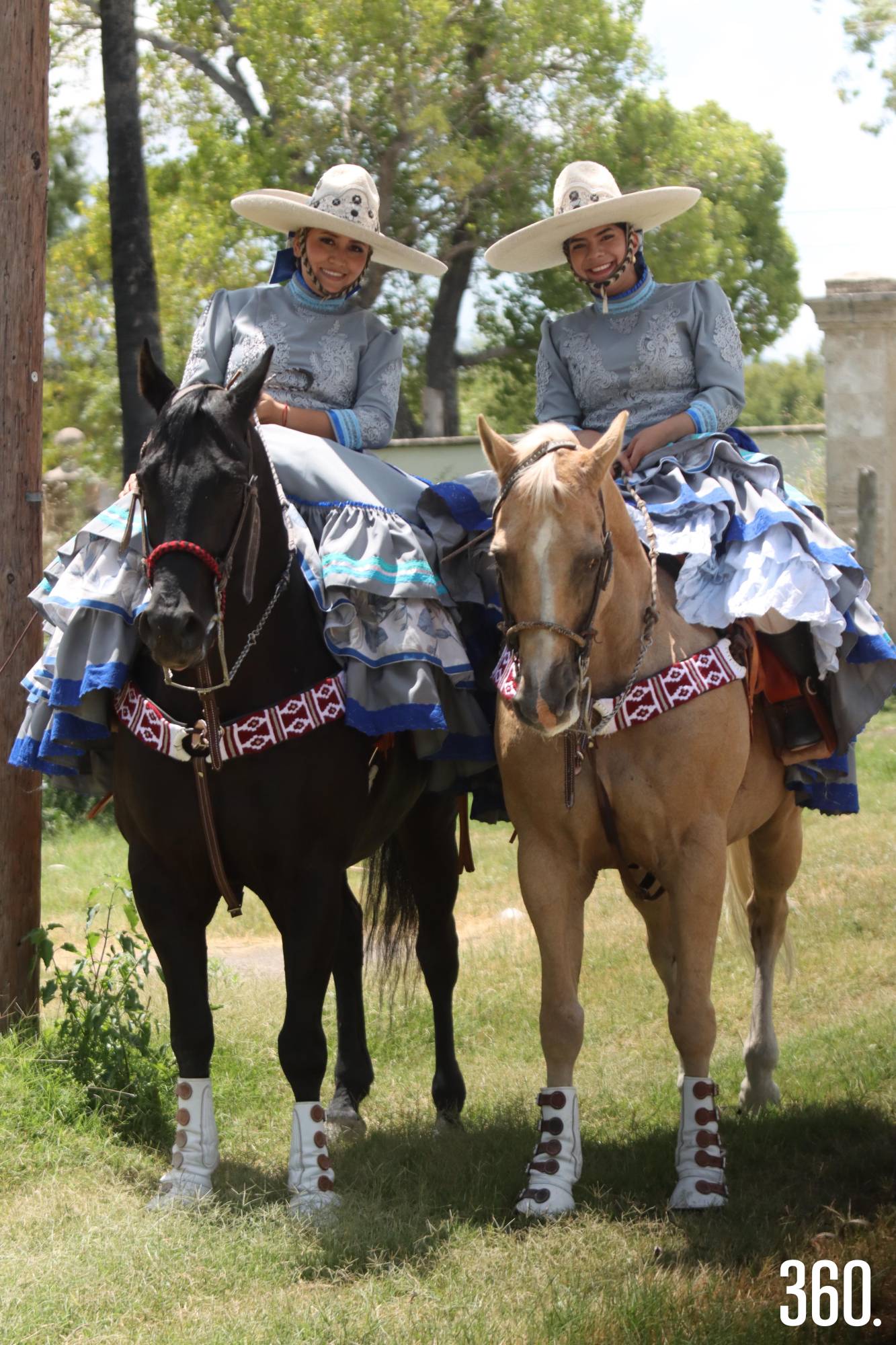 El desfile contó con la participación de escaramuzas. $!El desfile contó con la participación de escaramuzas.