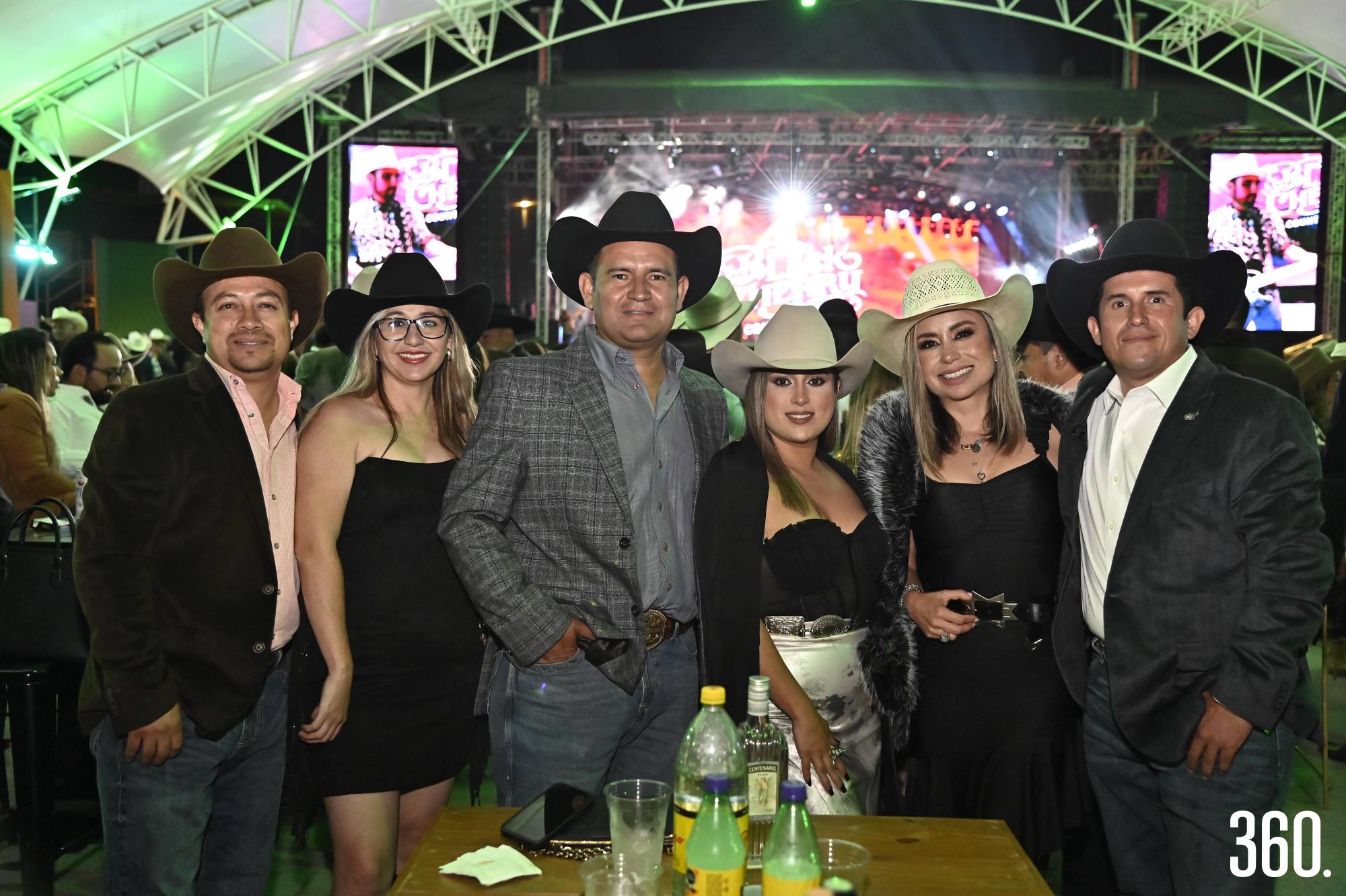 Hugo Parra, Karla Padilla, Leo Chávez, Ana Zertuche, Roxana Cerda y Rodrigo Escobedo. $!Hugo Parra, Karla Padilla, Leo Chávez, Ana Zertuche, Roxana Cerda y Rodrigo Escobedo.