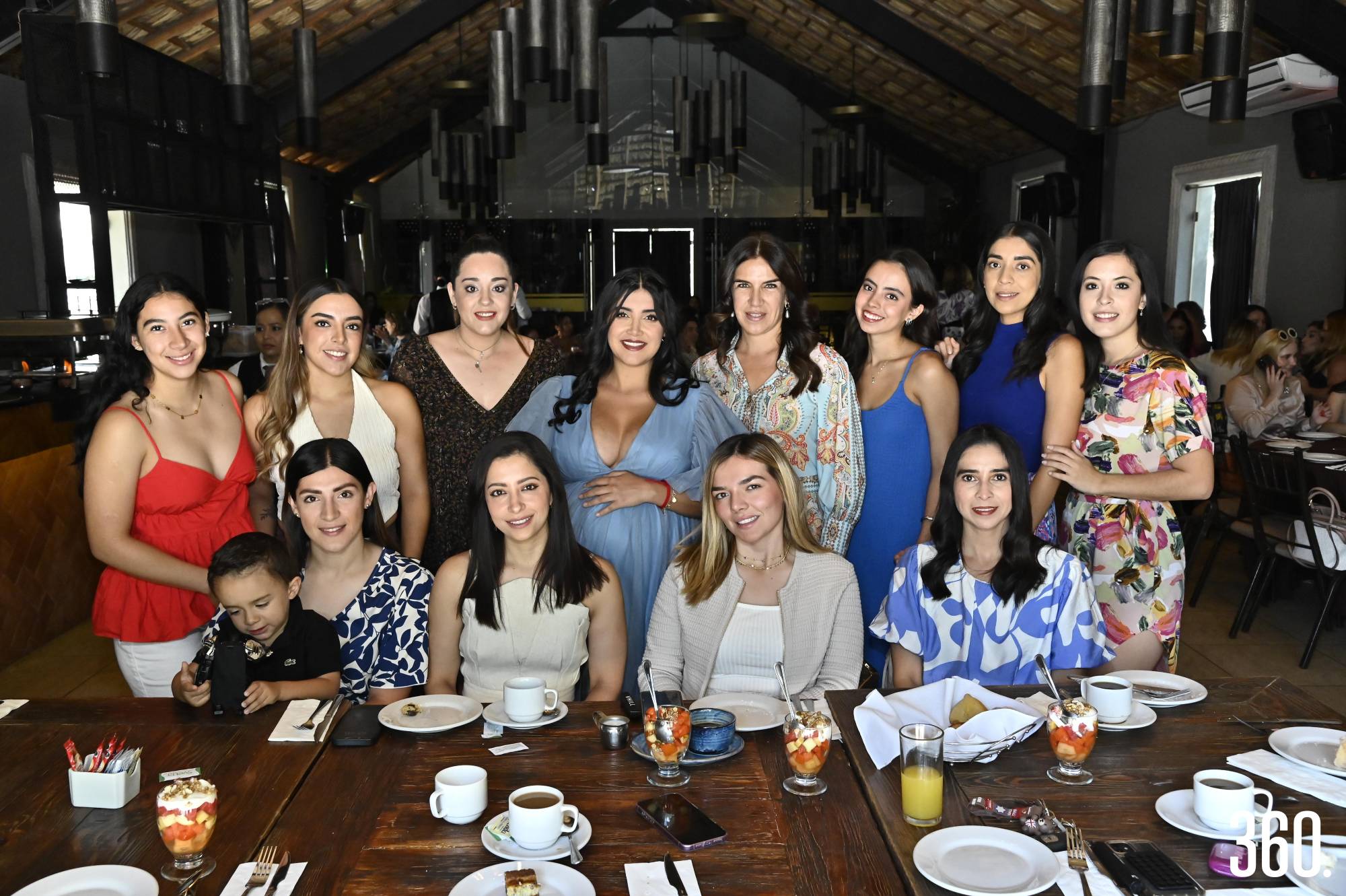 Mariel junto a sus amigas. $!Mariel junto a sus amigas.
