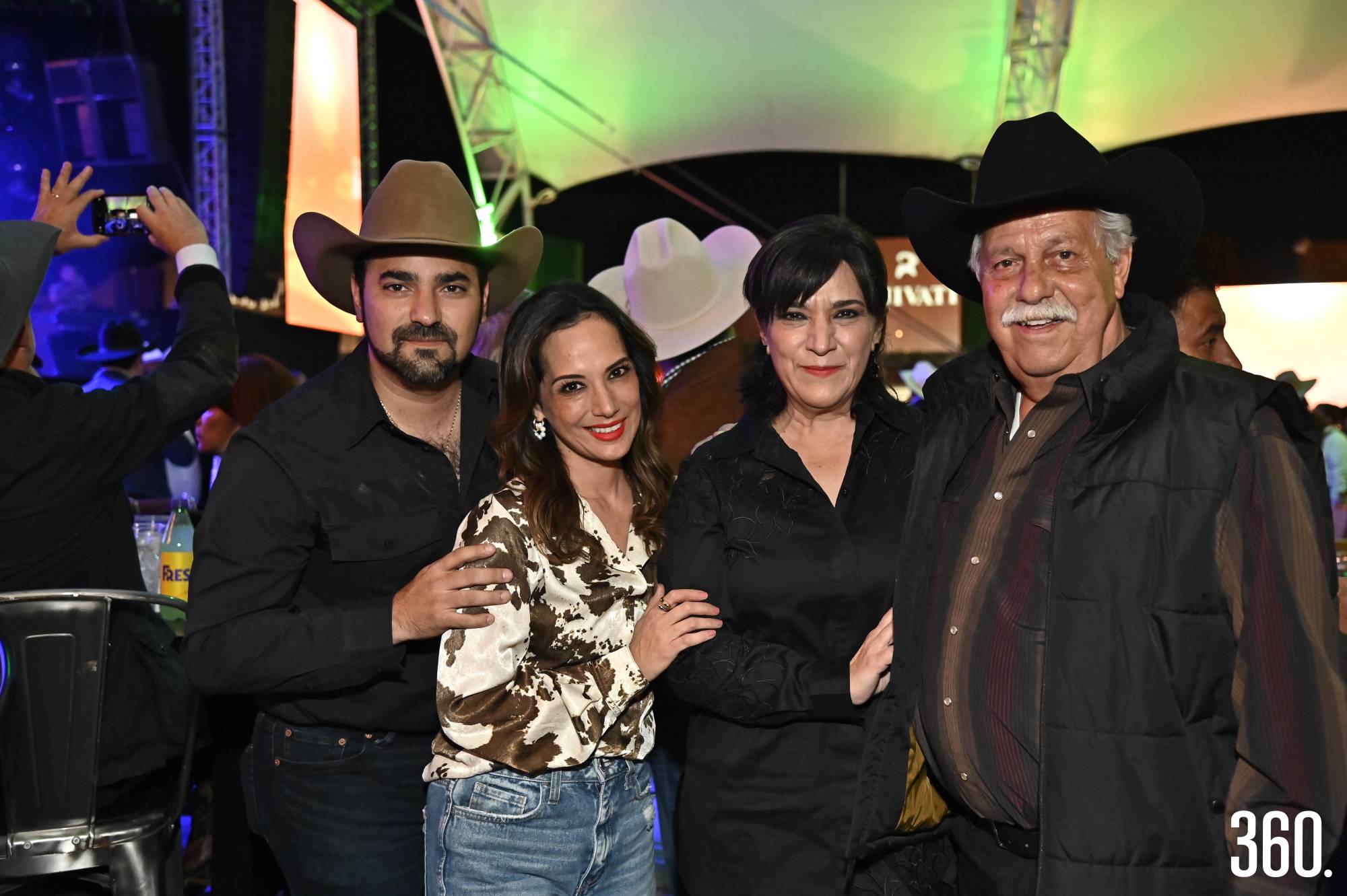 Juan Aguirre, Cristy de Aguirre, Emilia Destenave y Juan Antonio Aguirre. $!Juan Aguirre, Cristy de Aguirre, Emilia Destenave y Juan Antonio Aguirre.