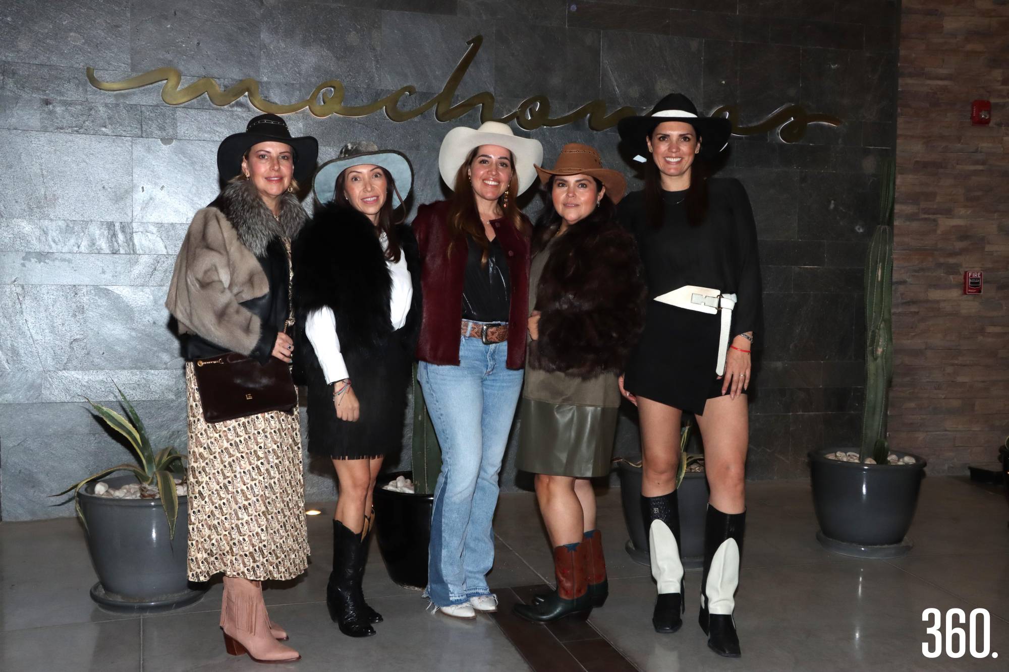 Ale Becker, Brenda Siller, Liliana Jiménez, Ana Bertha Siller, y Mariana López organizaron el evento. $!Ale Becker, Brenda Siller, Liliana Jiménez, Ana Bertha Siller, y Mariana López organizaron el evento.
