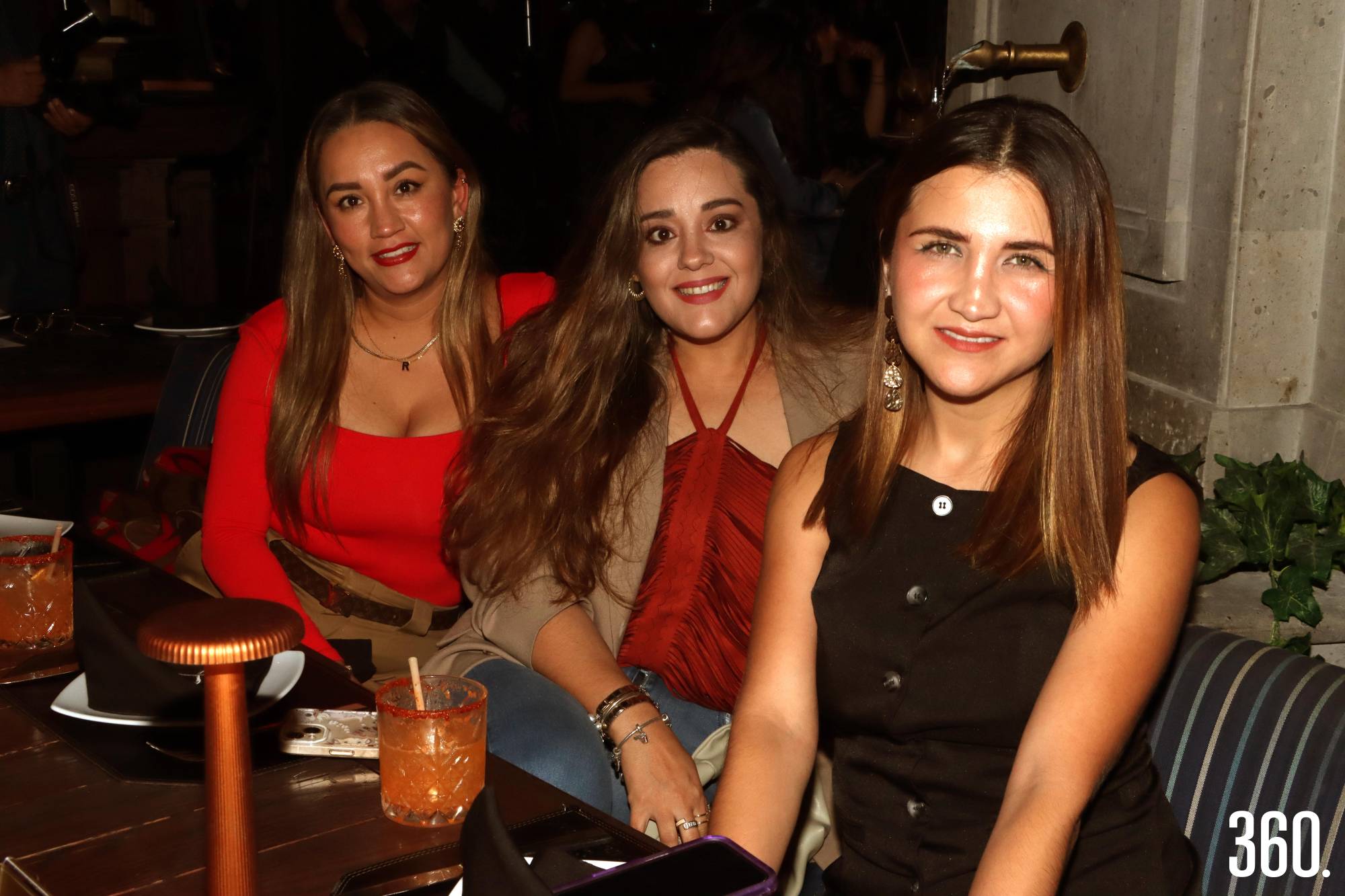 Viví Garza, Sarahí Oranday acompañadas por Pamela Gamboa. $!Viví Garza, Sarahí Oranday acompañadas por Pamela Gamboa.