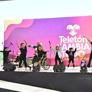 Niños del CRIT Coahuila llenaron de entusiasmo y esperanza la jornada, invitando a todos a sumarse al espíritu solidario del Teletón. Niños del CRIT Coahuila llenaron de entusiasmo y esperanza la jornada, invitando a todos a sumarse al espíritu solidario del Teletón.