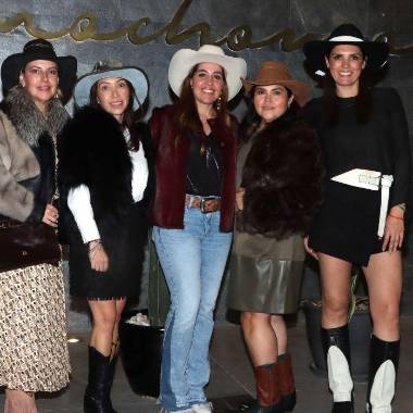 Ale Becker, Brenda Siller, Liliana Jiménez, Ana Bertha Siller, y Mariana López organizaron el evento. Ale Becker, Brenda Siller, Liliana Jiménez, Ana Bertha Siller, y Mariana López organizaron el evento.