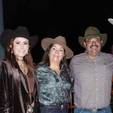 Bertha Gutiérrez, Martha Dávila, Gonzalo Valdés y Jericó Abramo. Bertha Gutiérrez, Martha Dávila, Gonzalo Valdés y Jericó Abramo.
