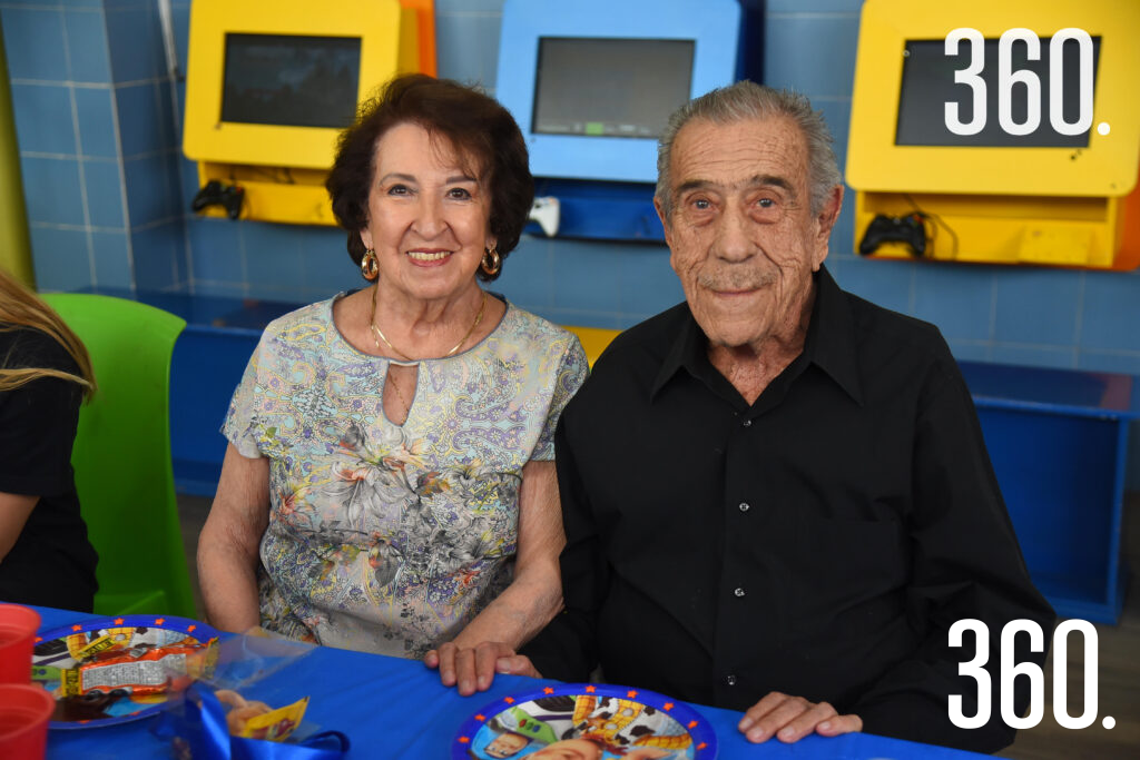 $!María Elena Dávila del Bosque y Homero del Bosque.