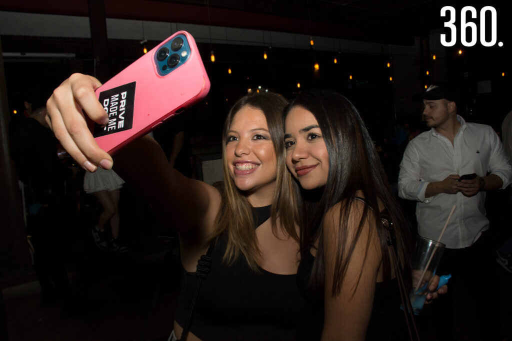 $!DISFRUTAN BRUNCH DE NOCHE