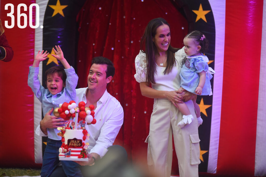 $!¡JUAN PABLO GARCÍA LOPÉZ SE FESTEJA!