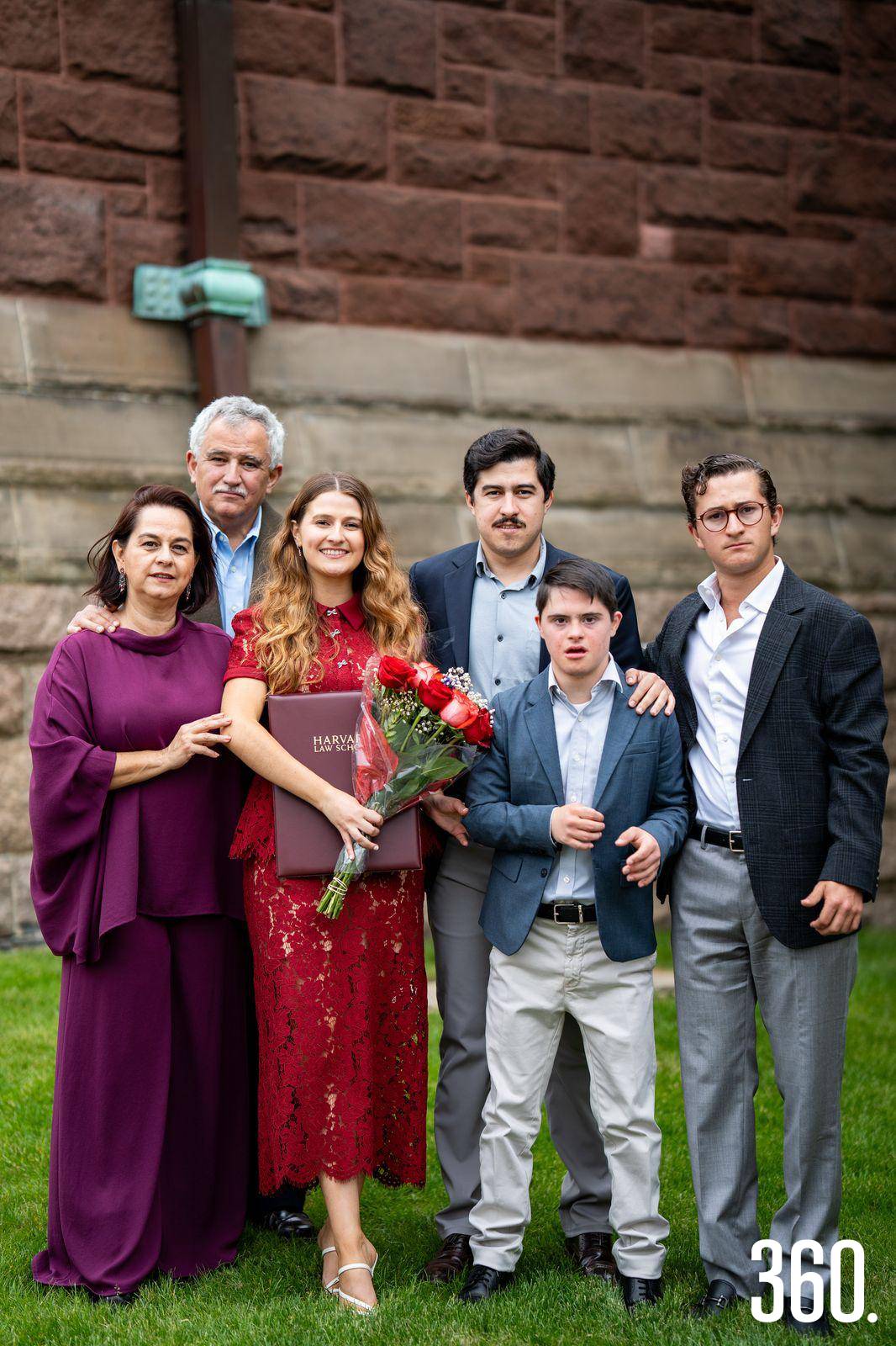 $!Sylvia Elena con su familia.