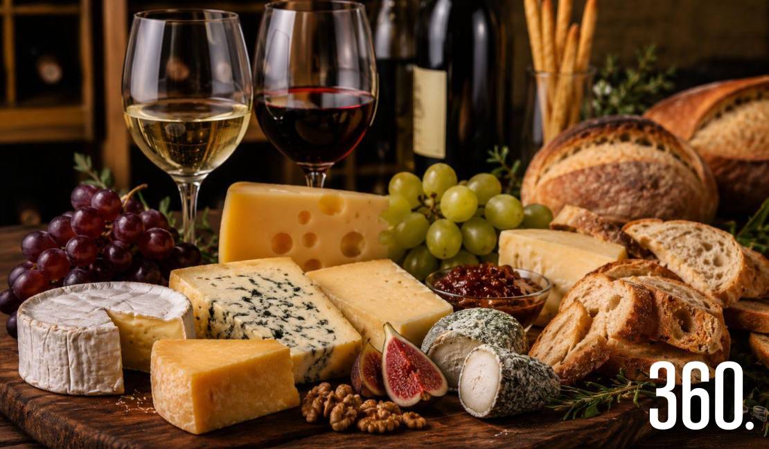 Una buena selección de quesos, vinos y pan rústico es la combinación perfecta para disfrutar un maridaje lleno de sabor y equilibrio.