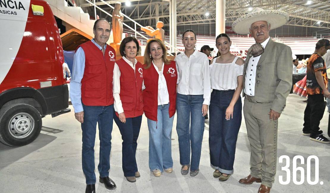 Sergio Pérez, Yoyis Flores de Pérez, Minis Blanco de Dávila, Alejandra, Elena y Leonardo Dávila.