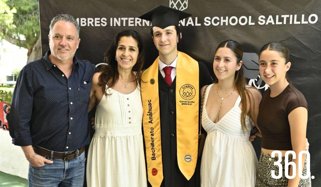 Javier Gómez, Lizeth Meri, Javier, Mariel y Marian Gómez.
