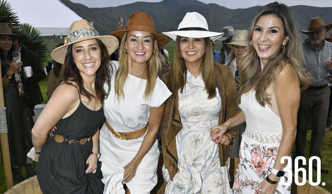 Melissa Garza, Mónica Leal, Sara Viñiegra y Denisse García.