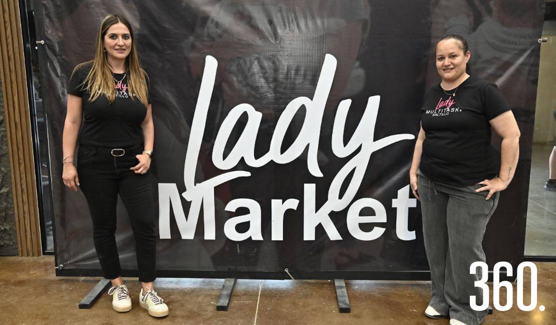 Erika Hernández y Marcela Peart.