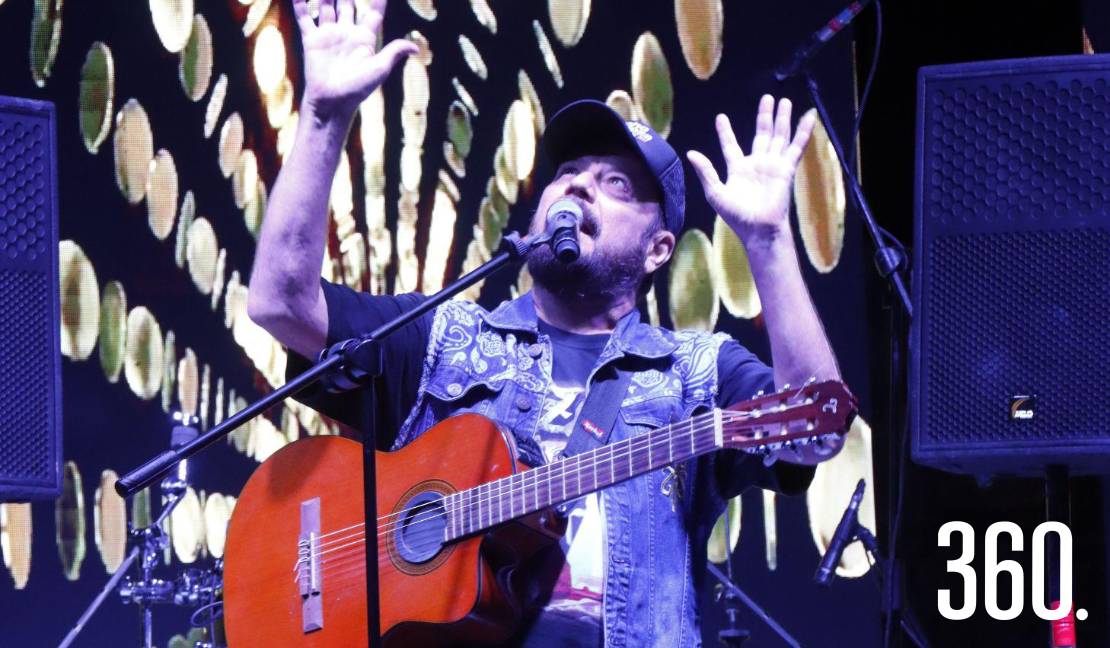 Nicho Hinojosa conquistó al público con sus grandes éxitos.