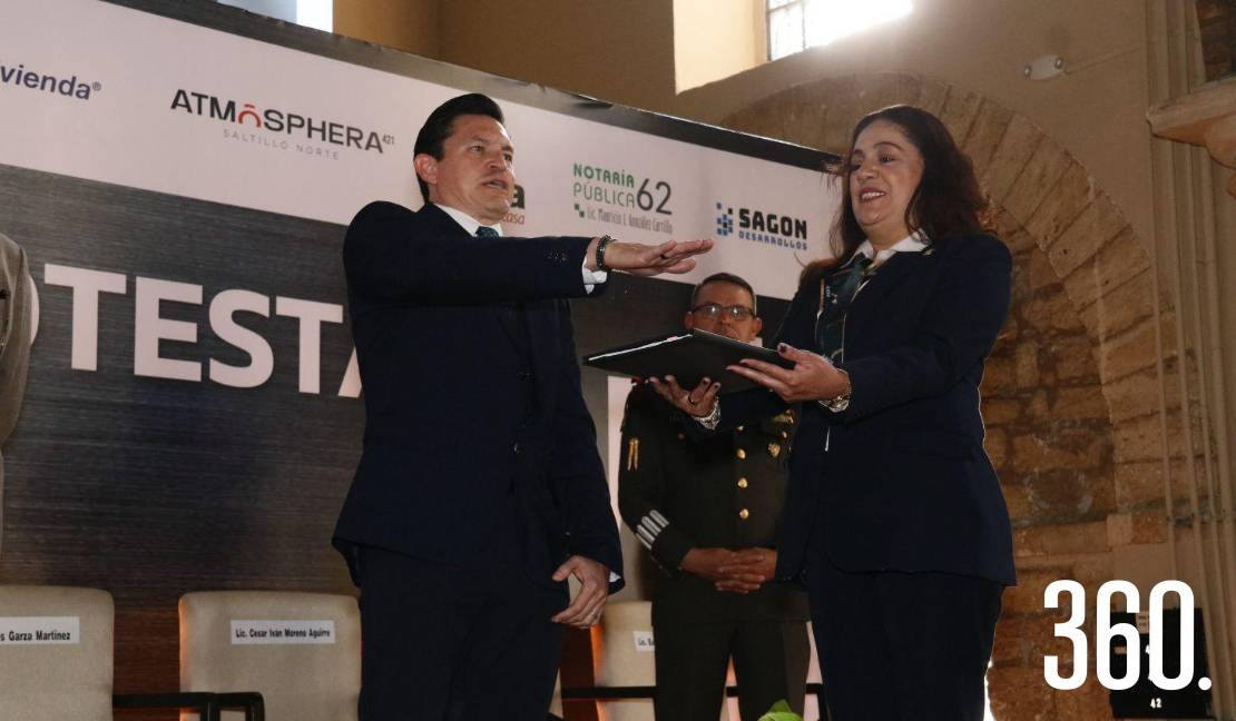 Eduardo Aldape Cavazos tomó protesta a los integrantes de su consejo directivo.