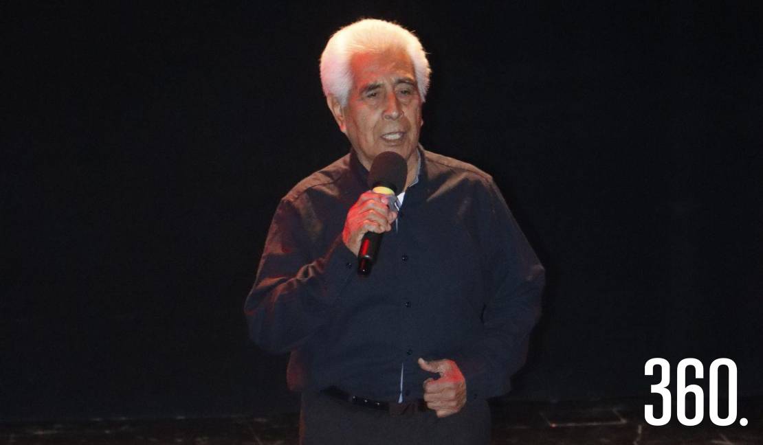 Manuel Reyes interpretando La Negra Noche.
