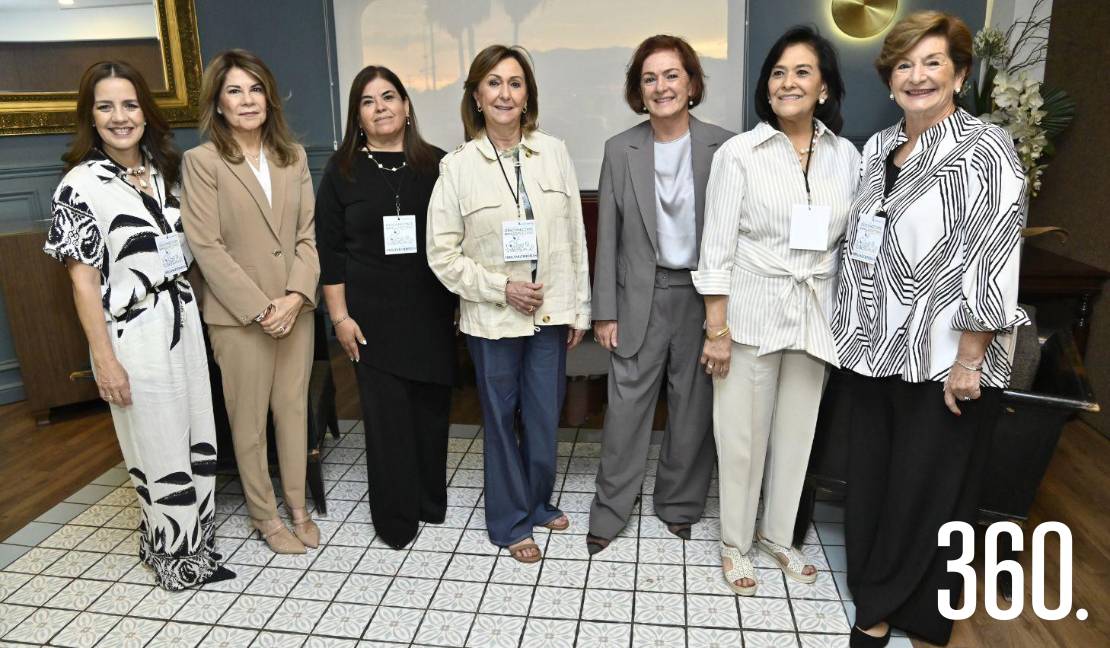 Ana Pérez, Carolina Garza, Betty Borjón, Maru López, Patricia Villarreal, Bertha González y Lupita Villarreal.