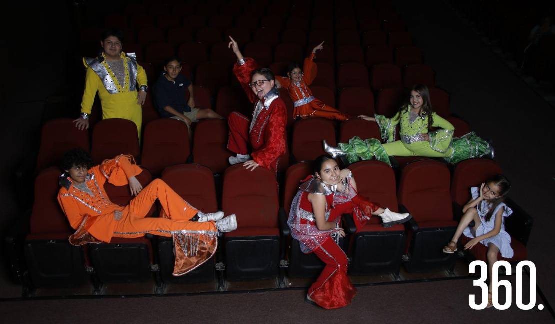 El elenco infantil de “Mamma Mia!” reúne talento, disciplina y trabajo en equipo sobre el escenario.
