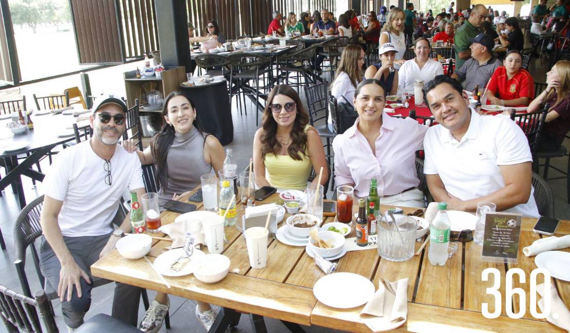 Eduardo Osorio, Narda Dávila, Aída Cárdenas, Ana Cris Fernández y Toño Dávila.