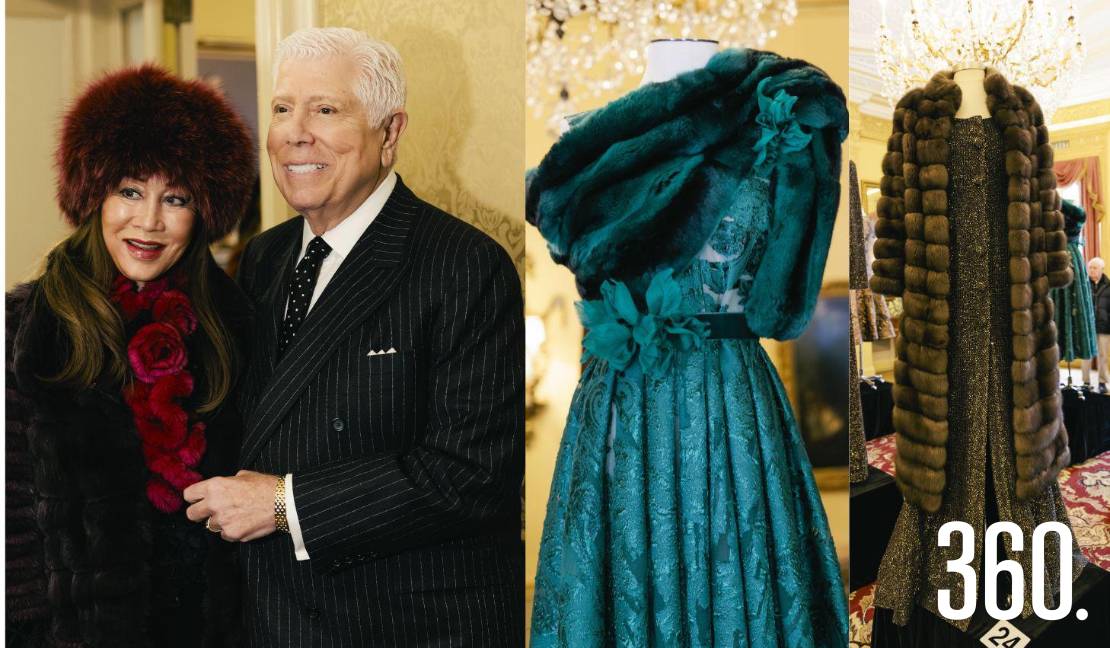 Dennis Basso posa durante la presentación de su colección en la Semana de la Moda de Nueva York 2026, inspirada en el glamour nocturno de Manhattan.