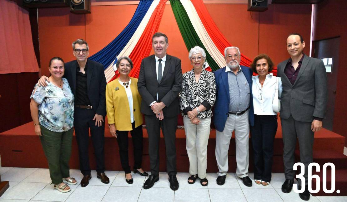 Catalina Pérez Berumen, José Manuel Blanco, Aurora Bustillos Garfias, M. Pierre Raynaud, Ana Espinosa Mireles, Héctor Poblette Miranda, María Eugenia Bustillos y Héctor Poblette Espinosa.