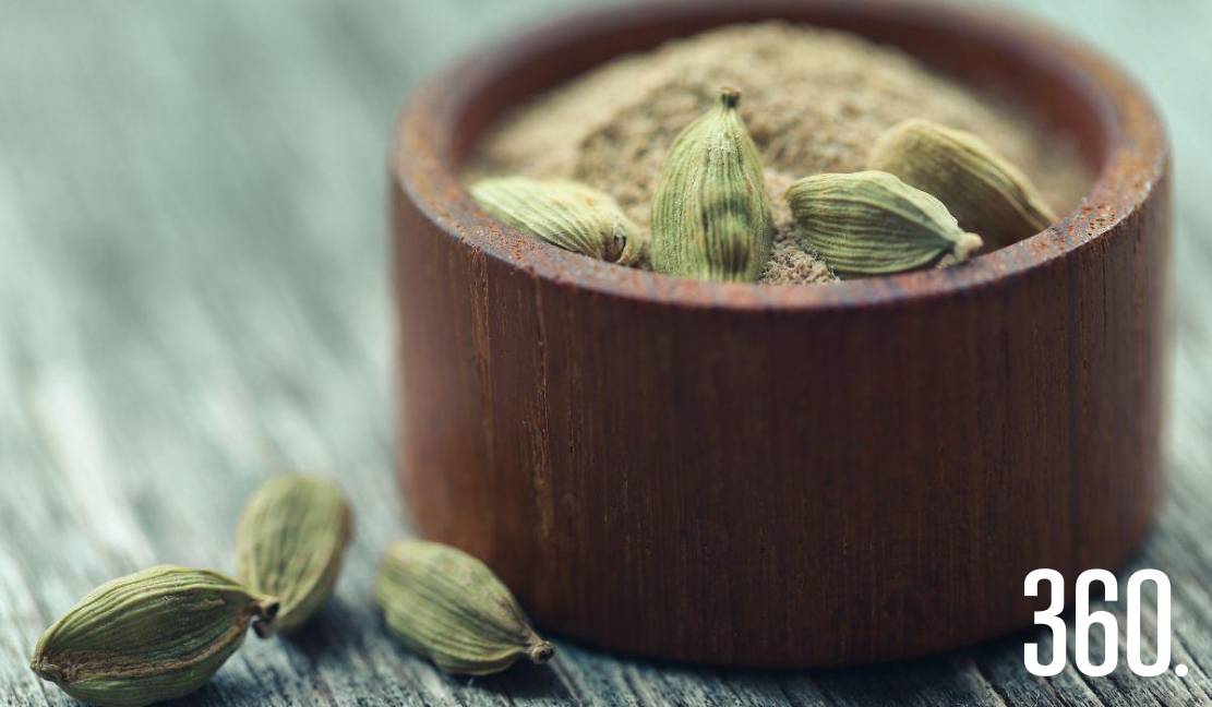 Plantas, especias y bebidas han acompañado al ser humano, desde la antigüedad, como símbolos de deseo, placer y conexión cultural.