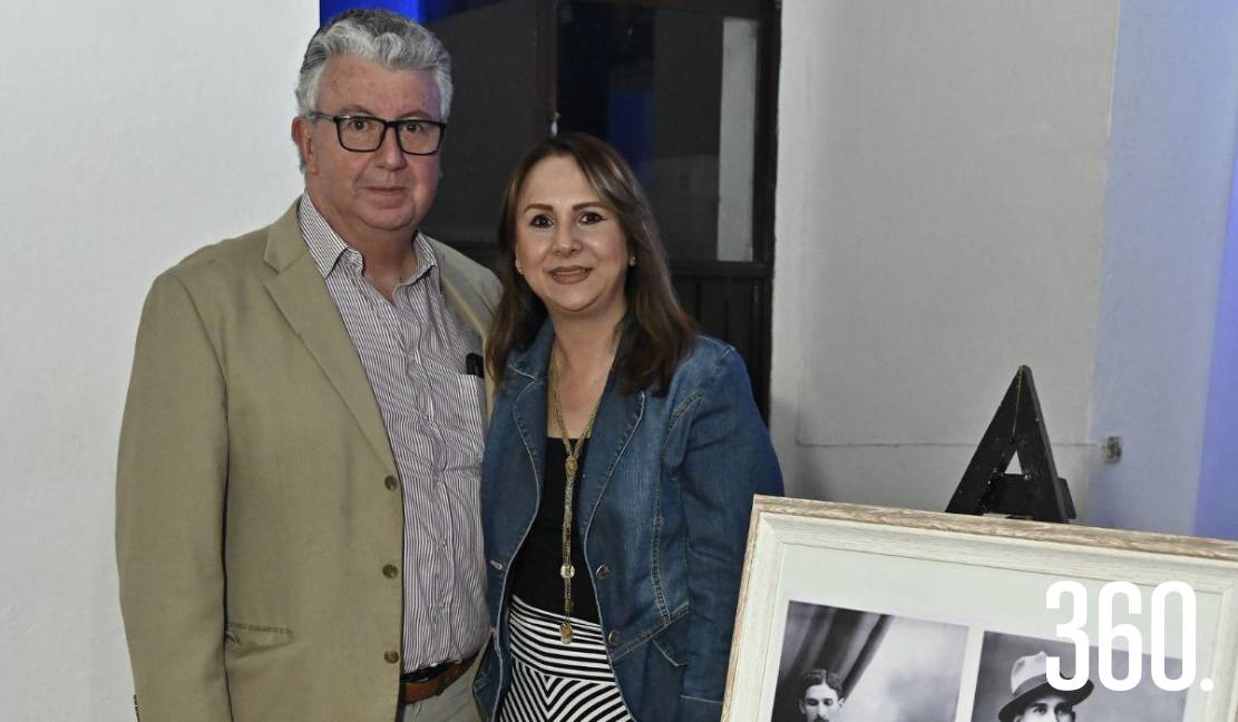 Ariel Gutiérrez y María Elena Saldaña.