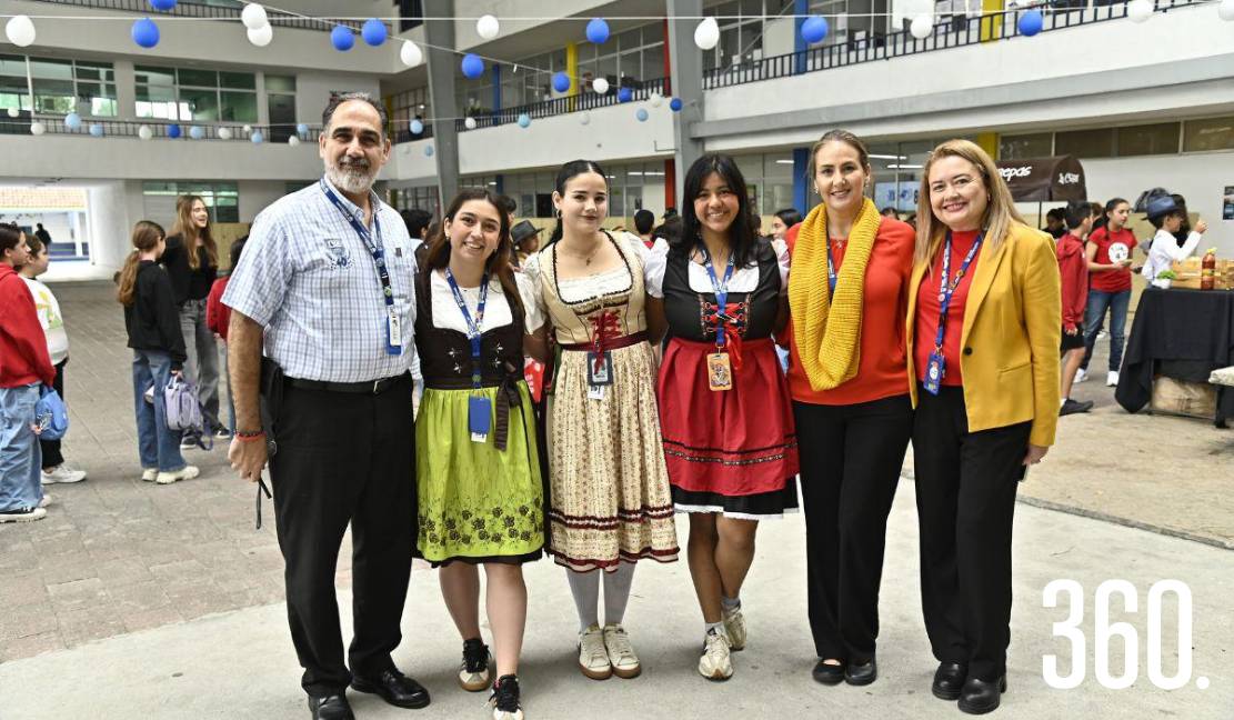 Jorge y Paola Alanís, Mariana Sánchez, Elia Chávez, Tamara Martínez y Eva Leistenschneider.