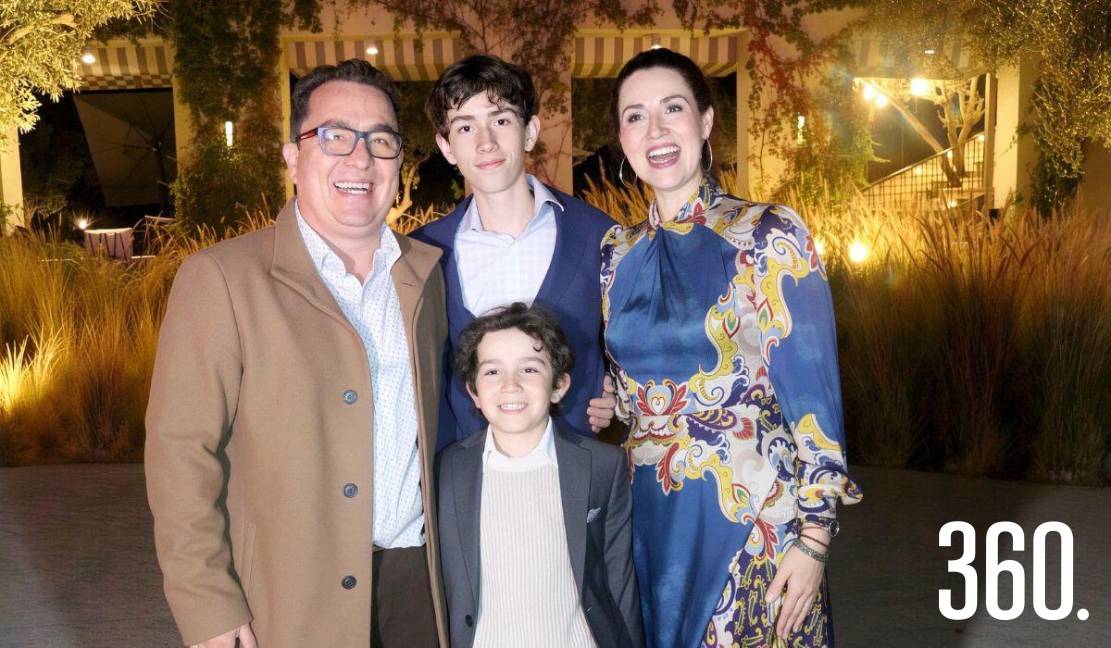 Francisco de la Peña Turner y Ana Violeta Horta con sus hijos, Daniel y Diego.