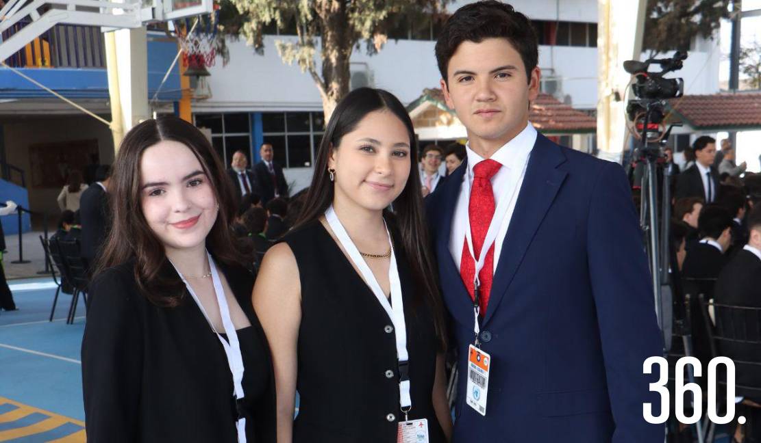 Ana Paty Gómez, Regina Mellado y Andrés Soberón.