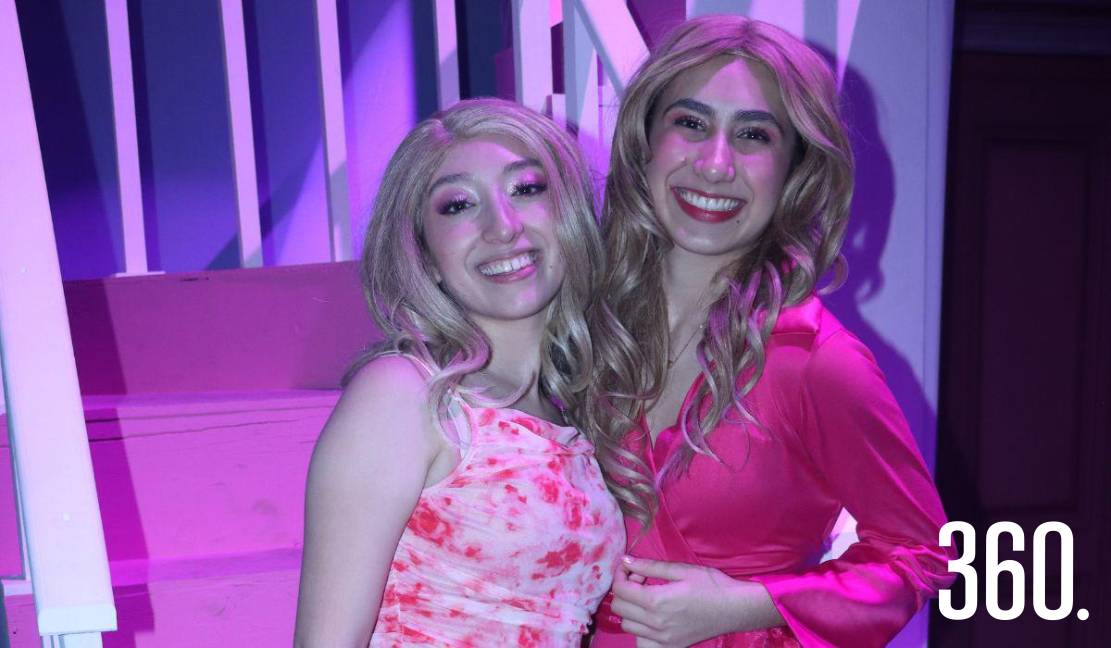 Ebet Rojas y Abril Escudero, ambas alternaron el personaje de Elle Woods.