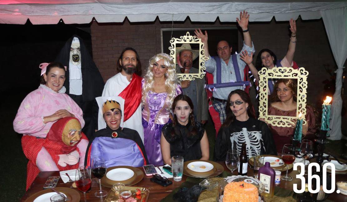 Todos los asistentes a la fiesta.