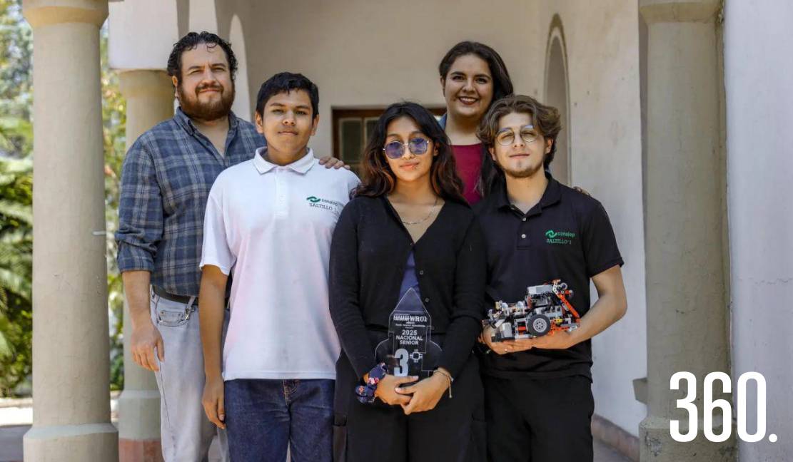Equipo de jóvenes de robótica.