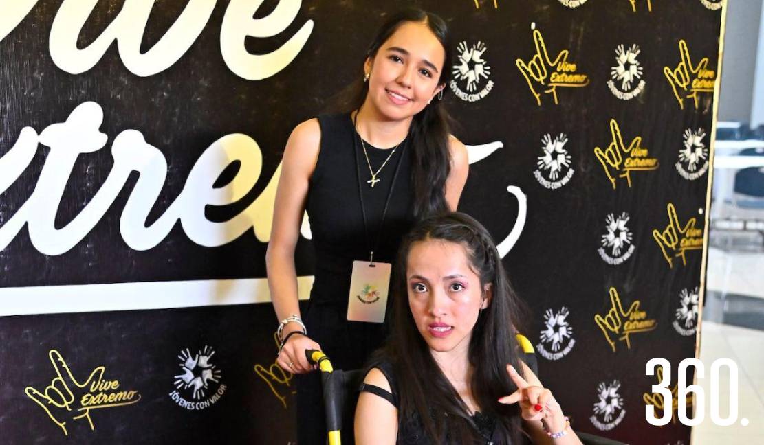 Ximena Álvarez y María del Carmen Guerrero.