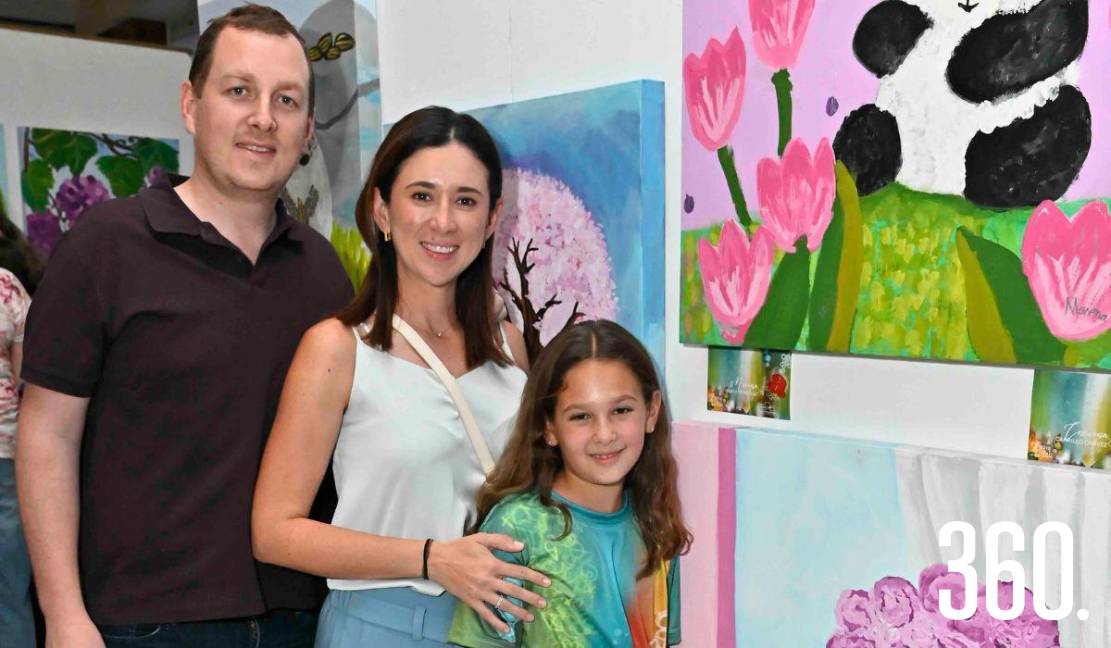 Fernando Carrillo, Julissa Chávez y Luciana Carrillo.