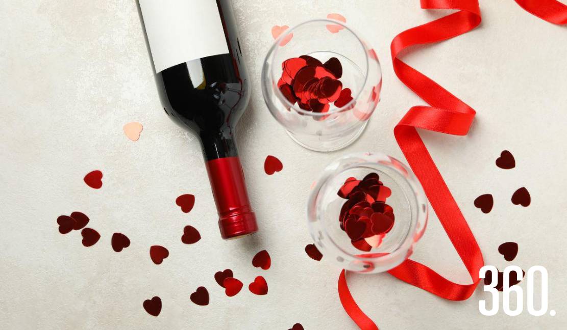 Una copa de vino puede ser el mejor pretexto para celebrar el amor y la amistad este San Valentín.