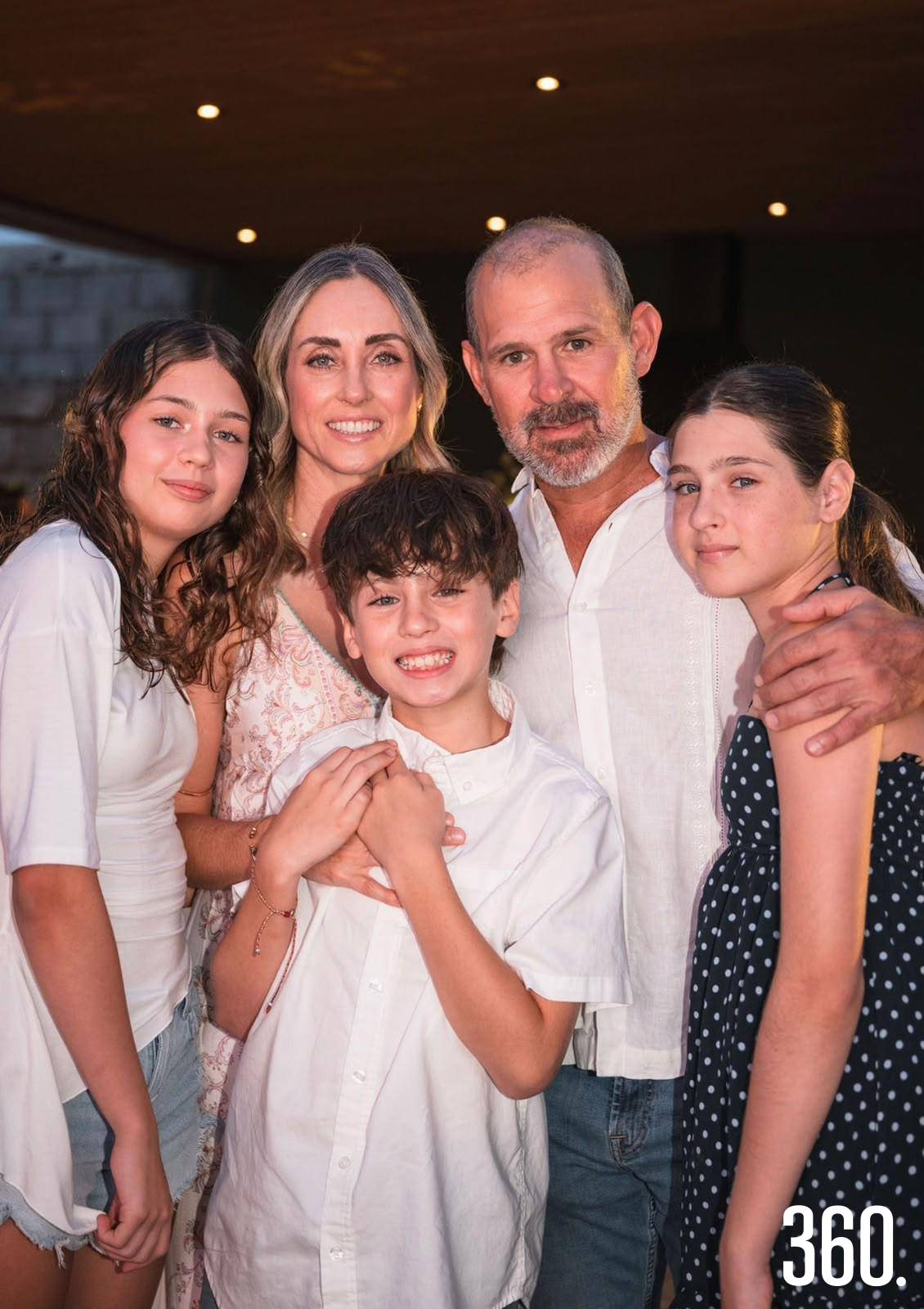 $!Sofía con sus hijos, Estela, Alejandro y Emma González De Nigris, y su esposo, Alejandro González.