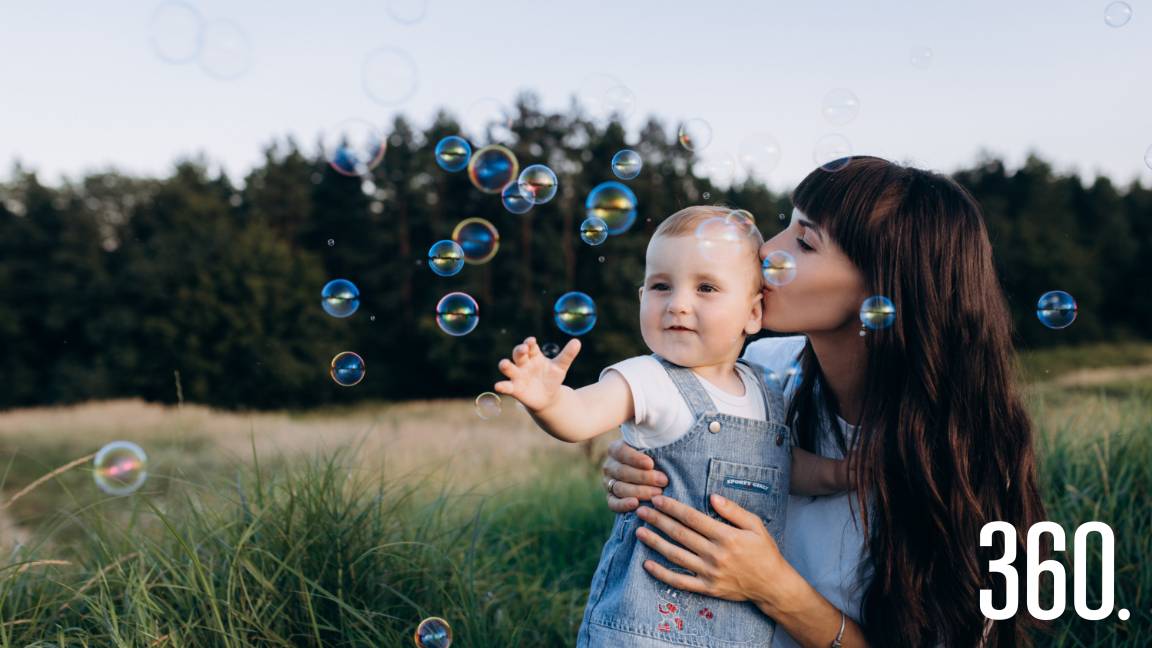 LA MATERNIDAD: TODO MENOS LINEAL