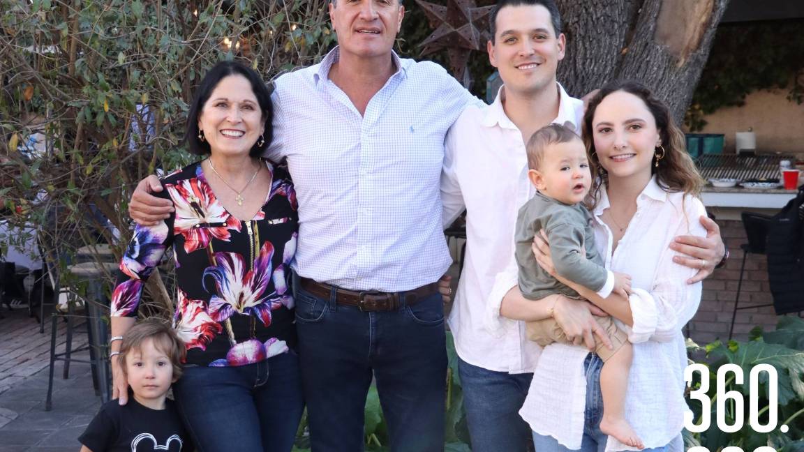 LA FAMILIA WAH SE REÚNE PARA VER EL SUPER BOWL