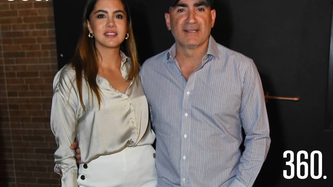 CELEBRARON PRIMER ANIVERSARIO DE PROPER PUB &amp; PARLOR