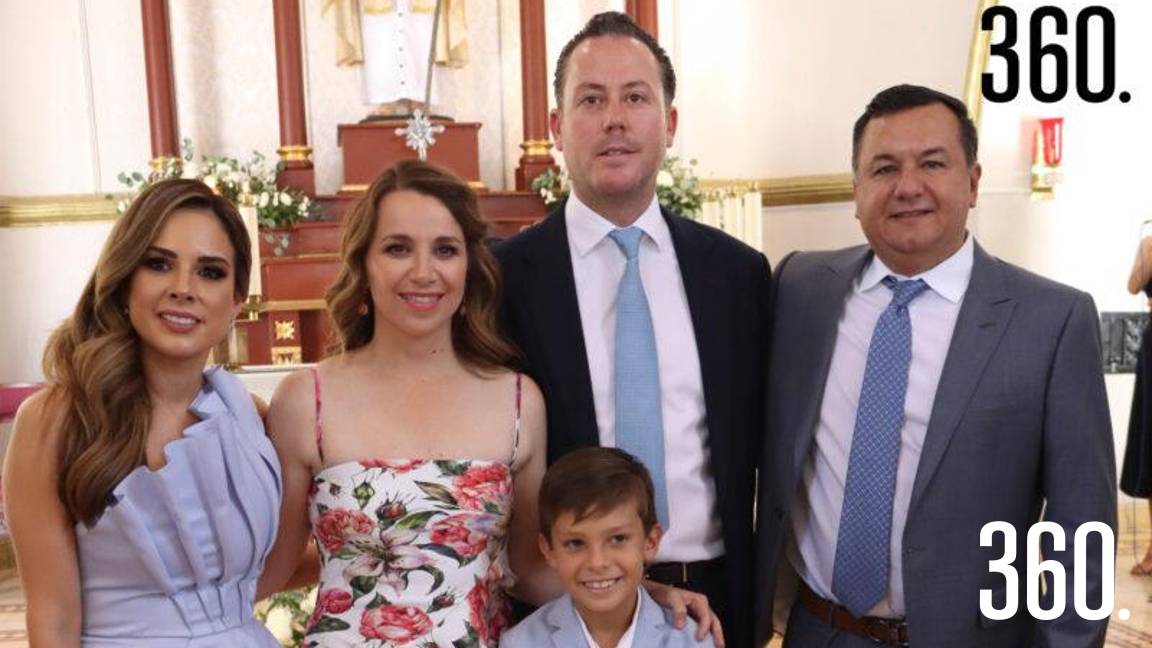 Iker Montemayor Recibe La Primera Comunión