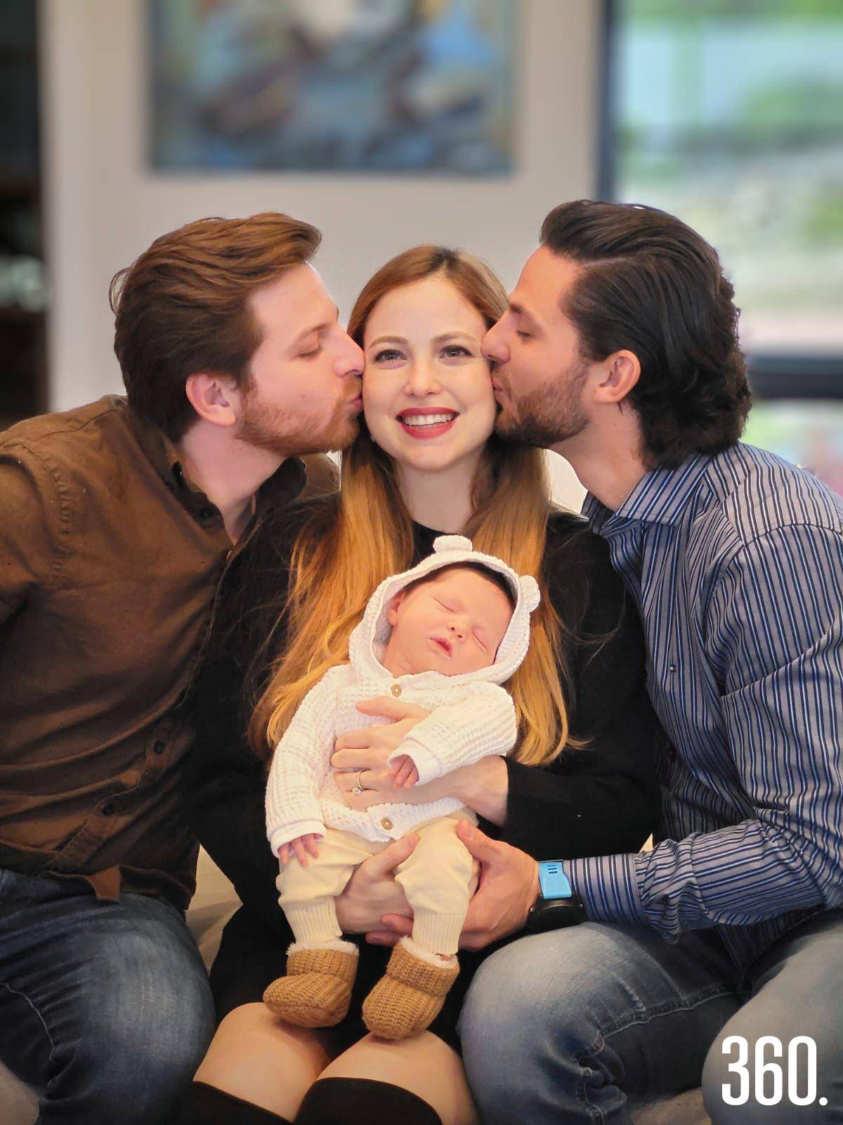 $!Leonardo Gabriel con su mamá y sus tíos Rodrigo y Mario Chapa.