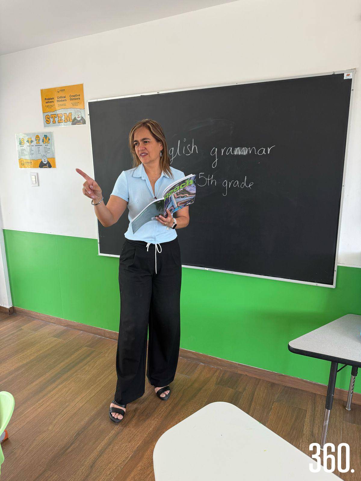 $!Hoy, algunos de sus exalumnos regresan como padres, confiándole la educación de una nueva generación.