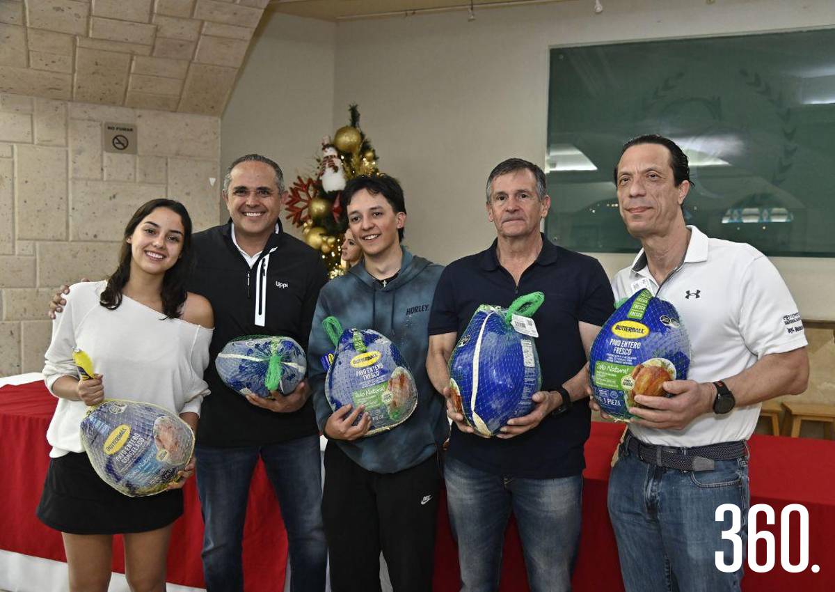 REALIZA CLUB CAMPESTRE TORNEO DE NATACIÓN ‘RELEVOS POR EL PAVO’