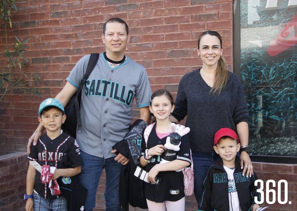 SARAPEROS REALIZAN JUEGO CON CAUSA