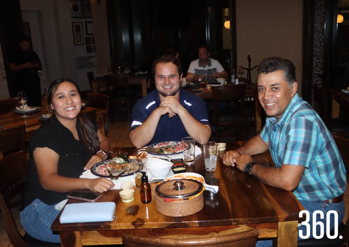RESTAURANTES CELEBRAN NOCHE MEXICANA