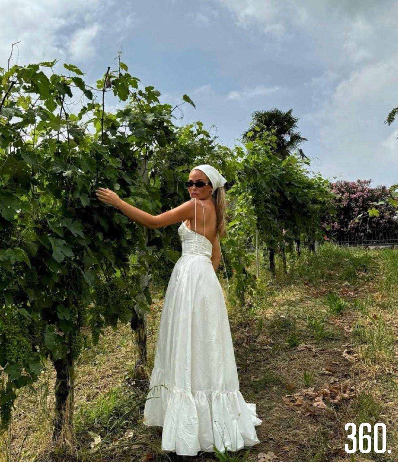 $!Un clásico infalible de vendimia: el blanco evoca pureza, frescura y tradición, tal como en los campos de la Toscana medieval.