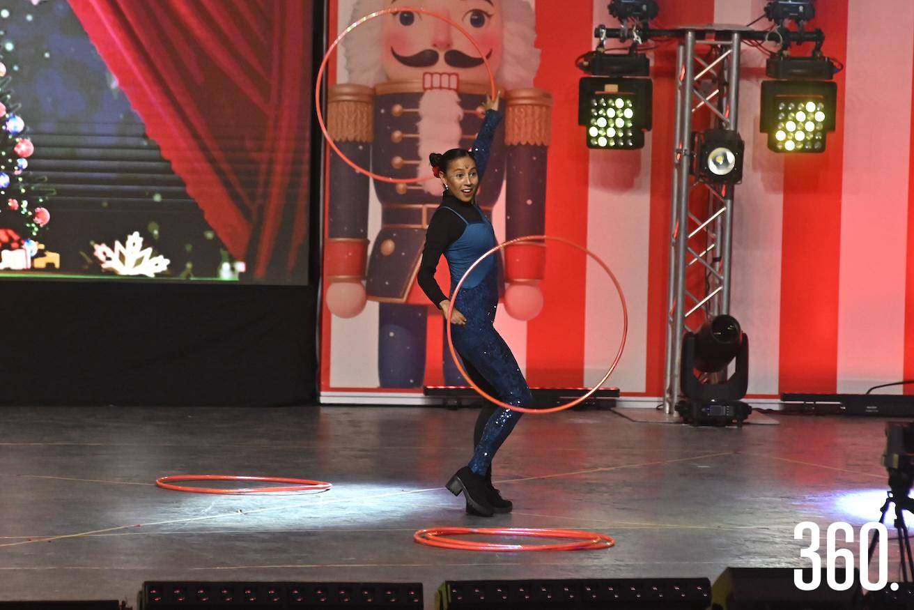 $!Hubo espectáculos acrobáticos para amenizar.